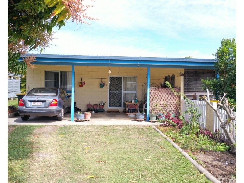 27 Hay Street, Bowen QLD 4805