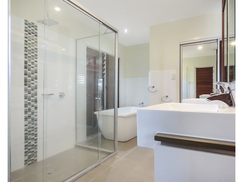 15 Seacove Crescent, Bowen QLD 4805