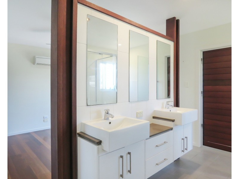 15 Seacove Crescent, Bowen QLD 4805