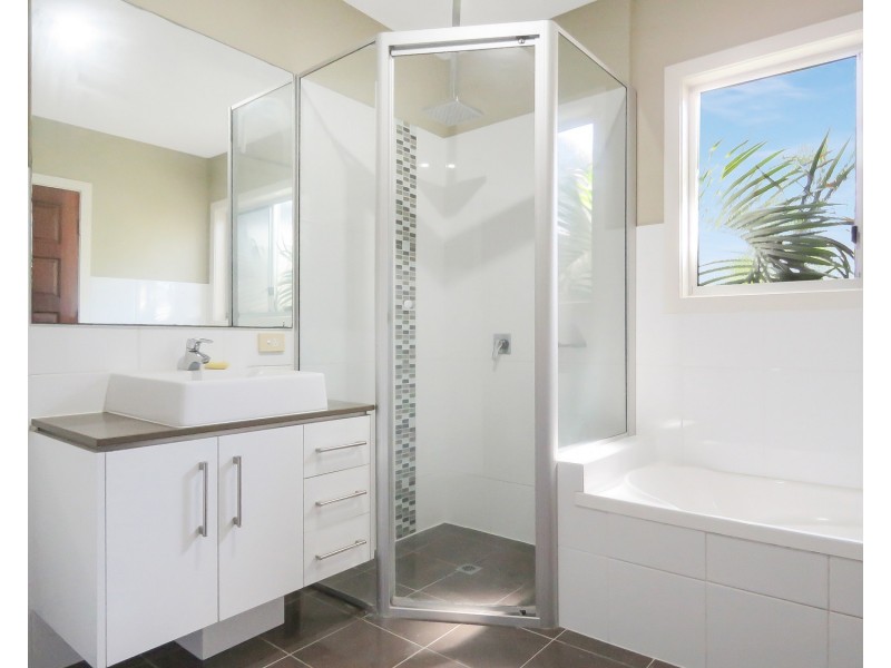 15 Seacove Crescent, Bowen QLD 4805