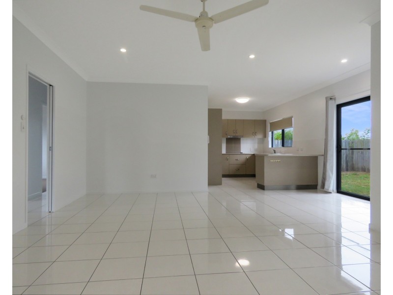 6 Seventh Close, Bowen QLD 4805
