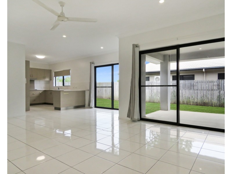 6 Seventh Close, Bowen QLD 4805