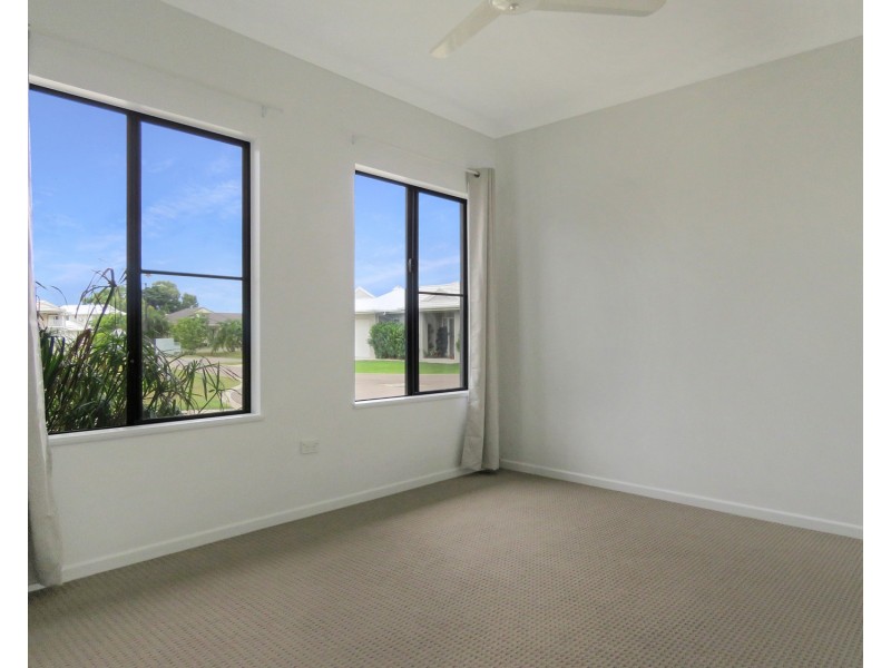6 Seventh Close, Bowen QLD 4805