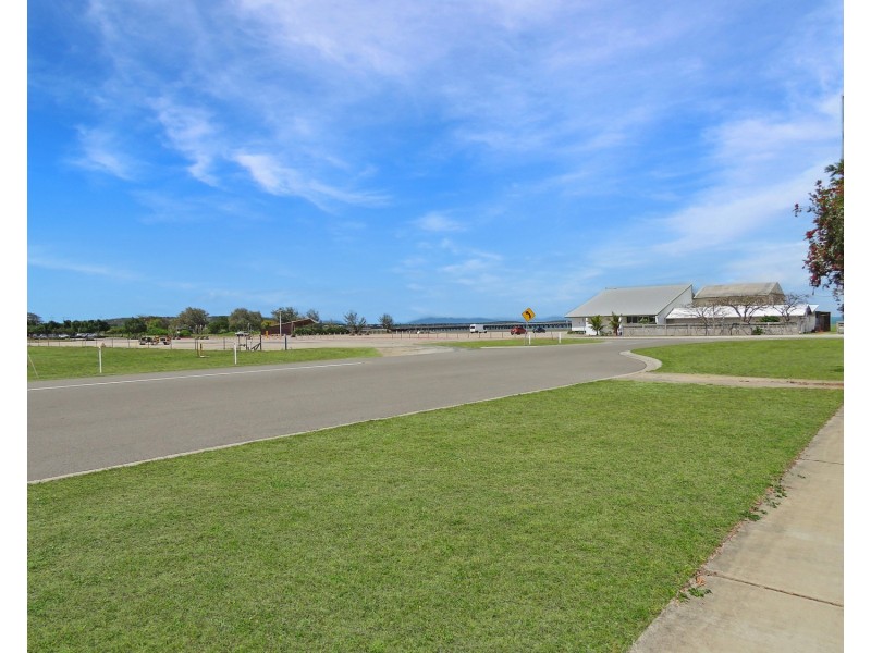 3 Sinclair Street, Bowen QLD 4805