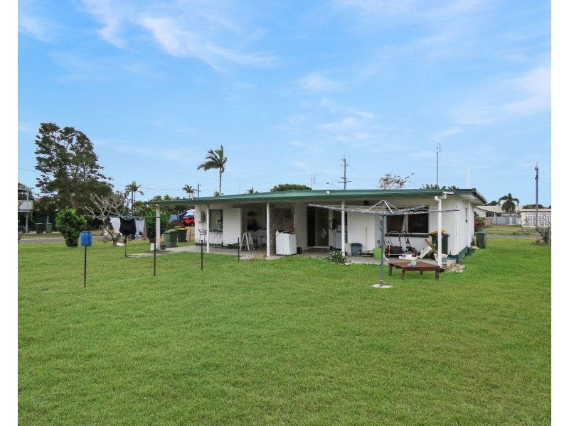 Units 1 & 2/25 Gloucester Street, Bowen QLD 4805