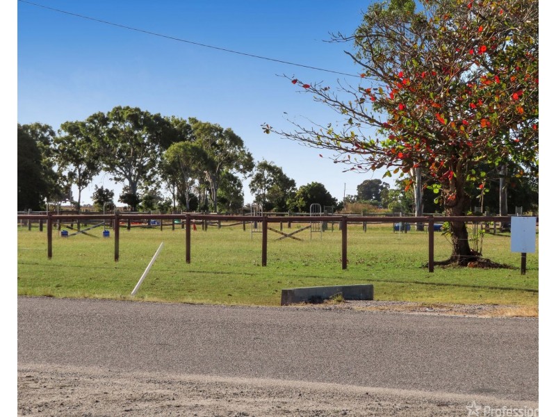 121 Flemington Road, Bowen QLD 4805