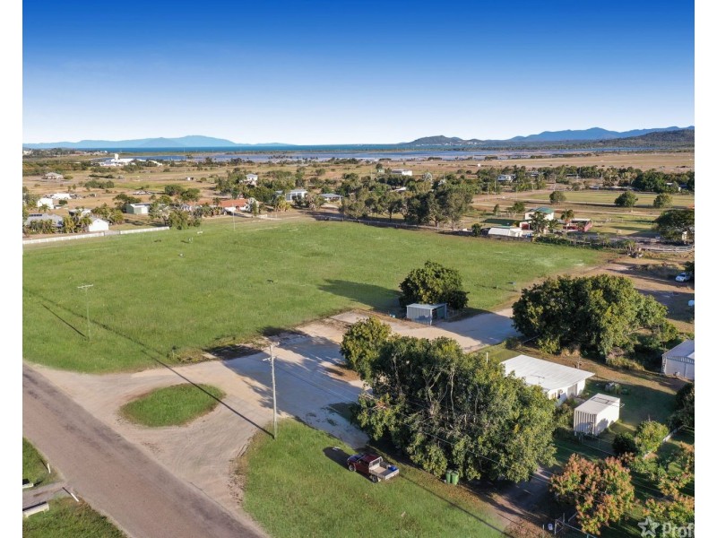121 Flemington Road, Bowen QLD 4805