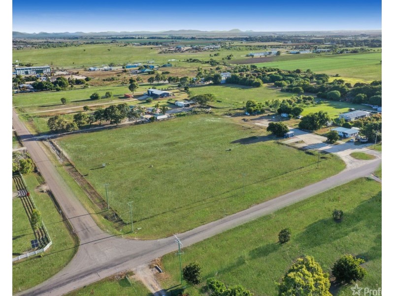 121 Flemington Road, Bowen QLD 4805