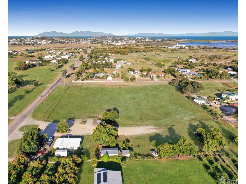 121 Flemington Road, Bowen QLD 4805