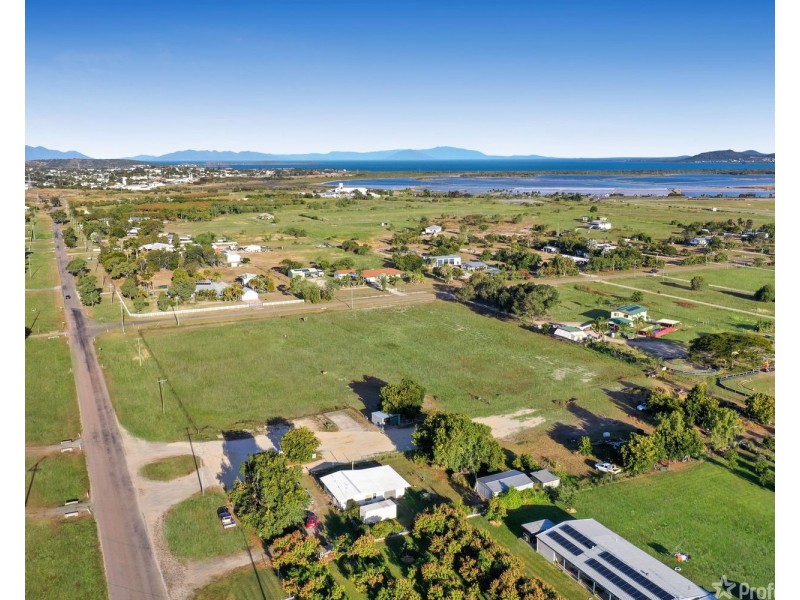 121 Flemington Road, Bowen QLD 4805