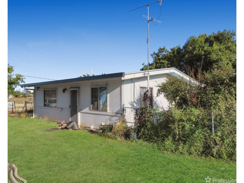 121 Flemington Road, Bowen QLD 4805
