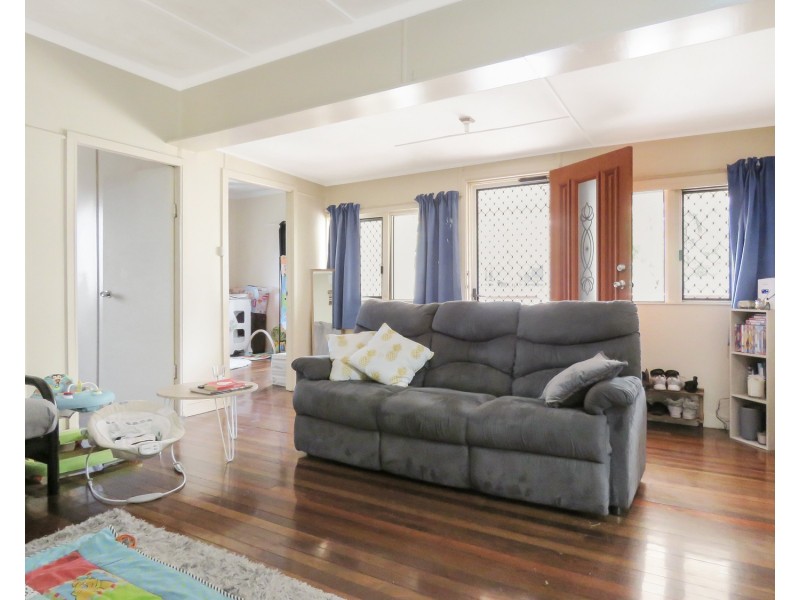 6 Bull Crescent, Bowen QLD 4805