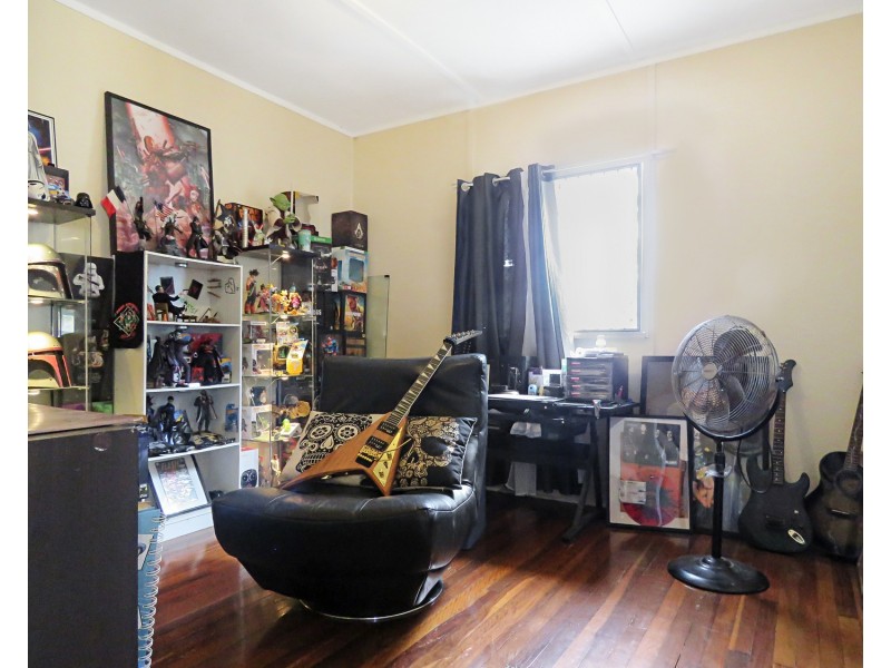 6 Bull Crescent, Bowen QLD 4805