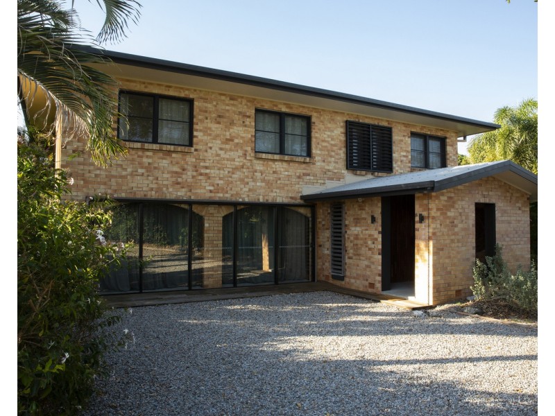 12 Horseshoe Bay Road, Bowen QLD 4805