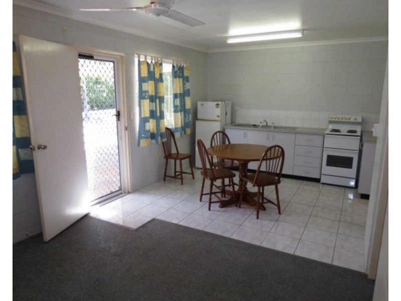 6/43 Crofton Street, Bowen QLD 4805