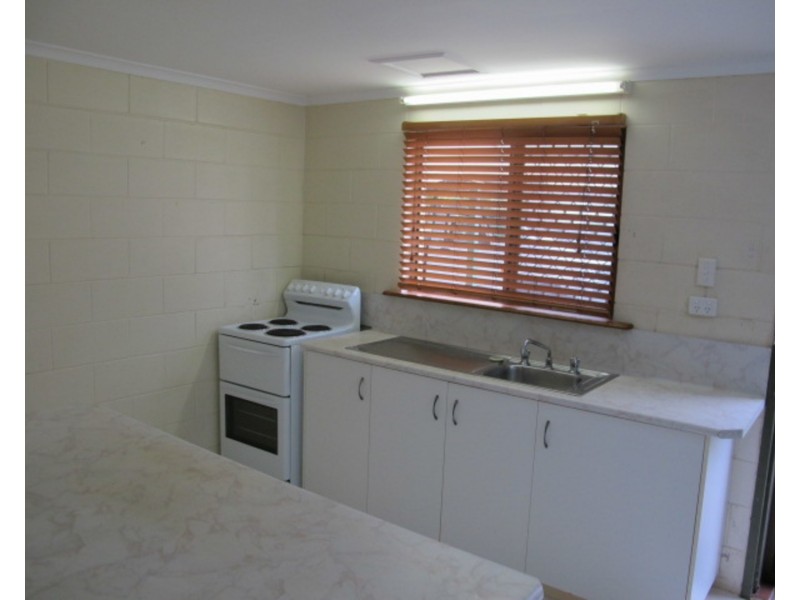 2/2a Powell Street, Bowen QLD 4805