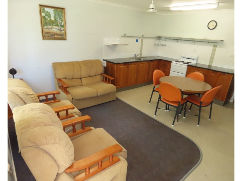1/10 Verna Street, Bowen QLD 4805