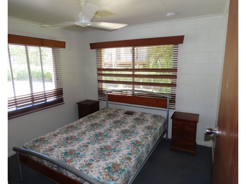 1/10 Verna Street, Bowen QLD 4805