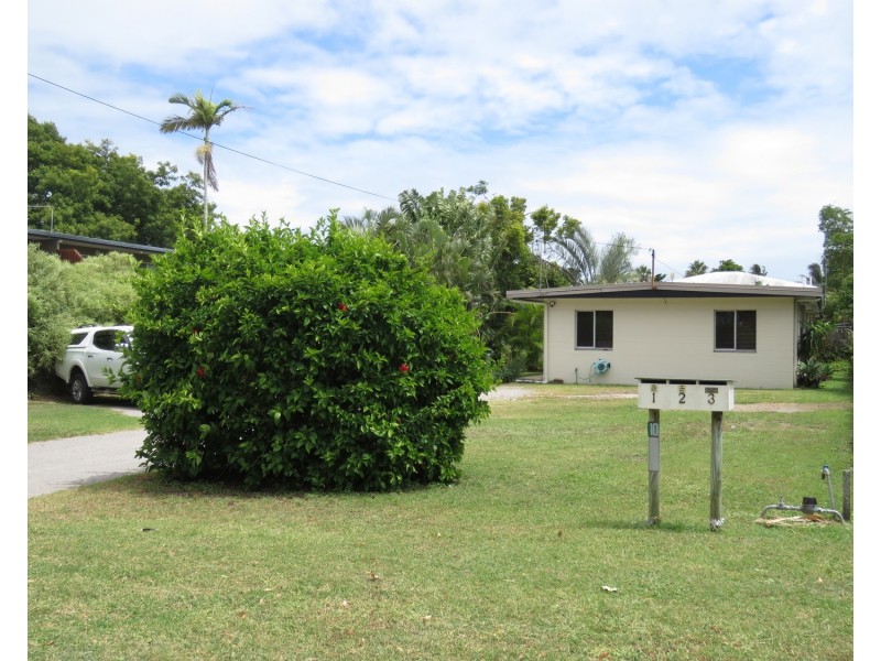 1/10 Verna Street, Bowen QLD 4805