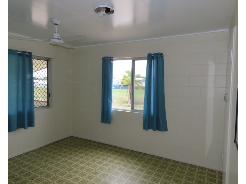 4/10A Don Street, Bowen QLD 4805