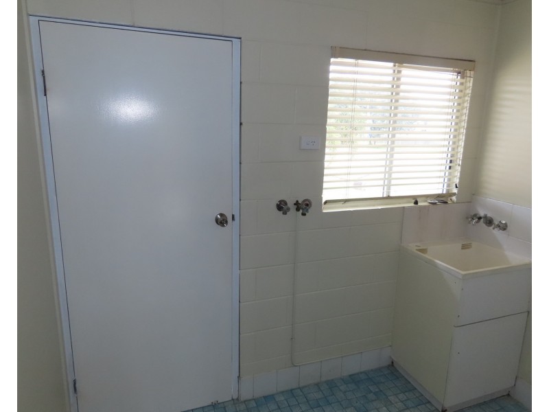 4/10A Don Street, Bowen QLD 4805