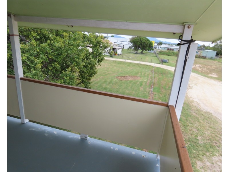 4/10A Don Street, Bowen QLD 4805