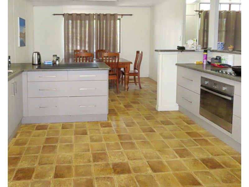 119 Gregory Street, Bowen QLD 4805