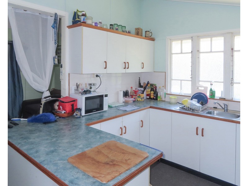 15 Field Street, Bowen QLD 4805