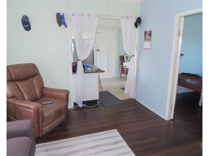 15 Field Street, Bowen QLD 4805
