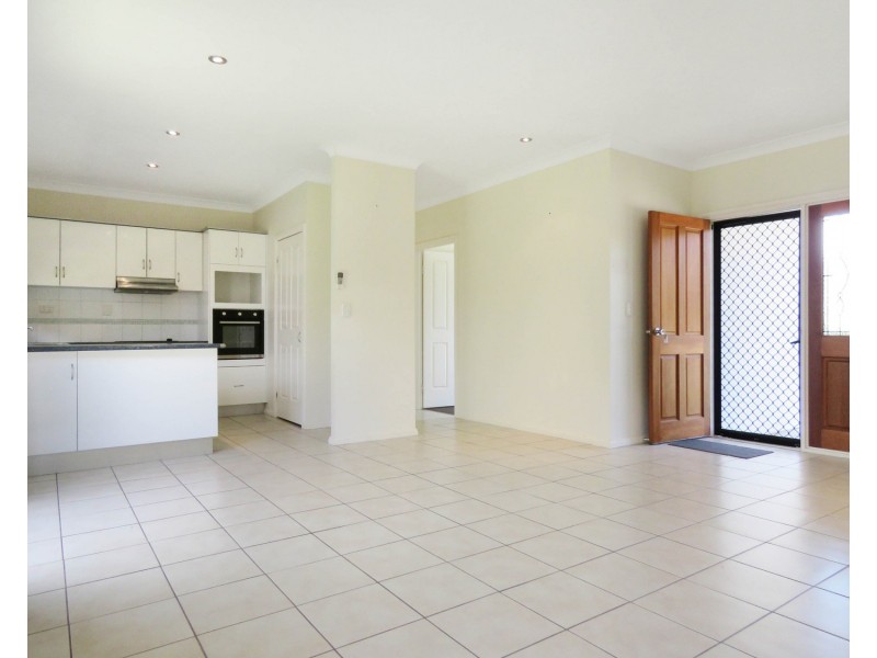 1/13 Queens Road, Bowen QLD 4805