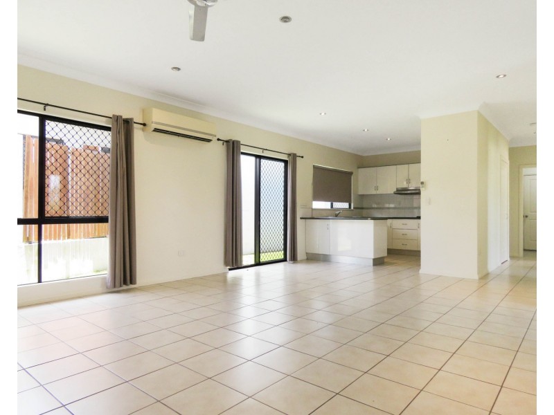 1/13 Queens Road, Bowen QLD 4805