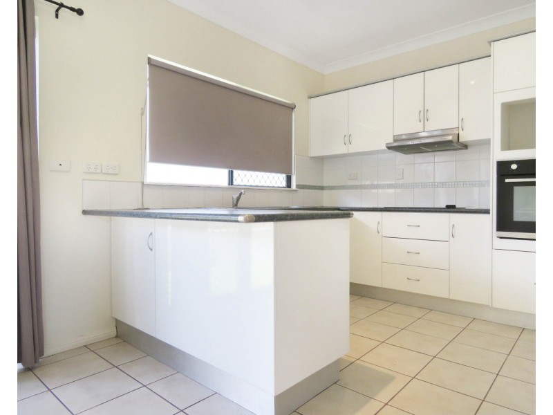 1/13 Queens Road, Bowen QLD 4805