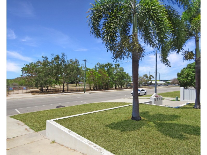 1/13 Queens Road, Bowen QLD 4805