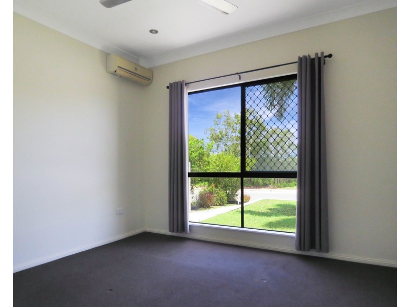 1/13 Queens Road, Bowen QLD 4805