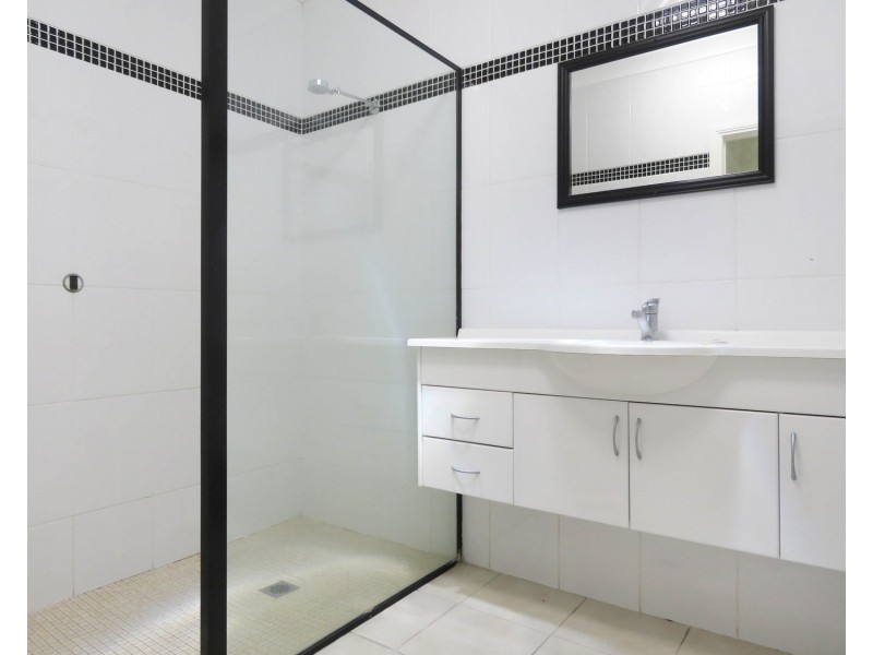1/13 Queens Road, Bowen QLD 4805