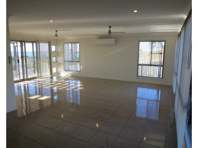 14 Seacove Crescent, Bowen QLD 4805