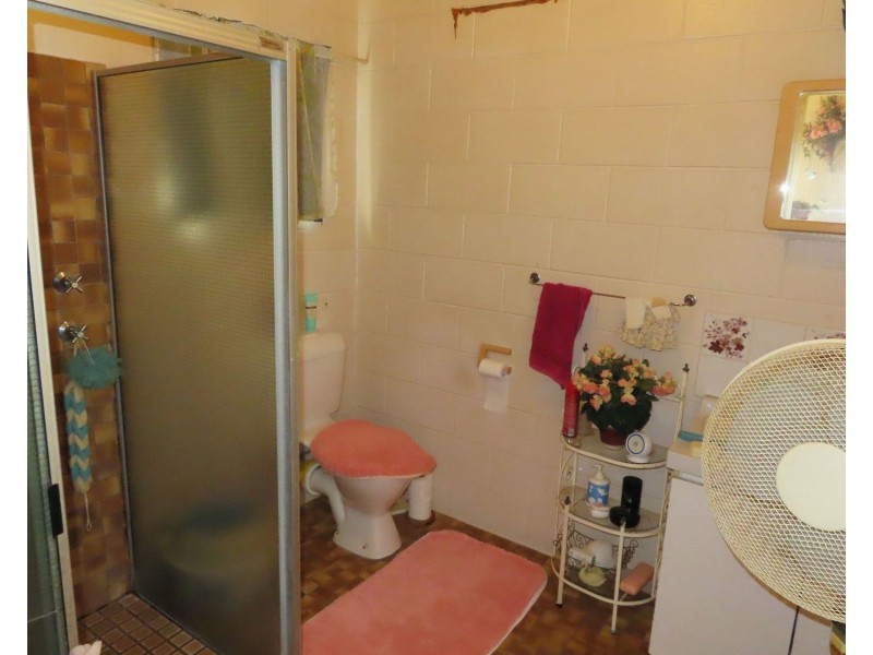 1/27 Hay Street, Bowen QLD 4805