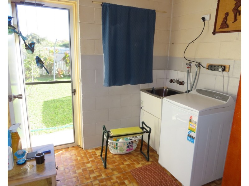 1/27 Hay Street, Bowen QLD 4805