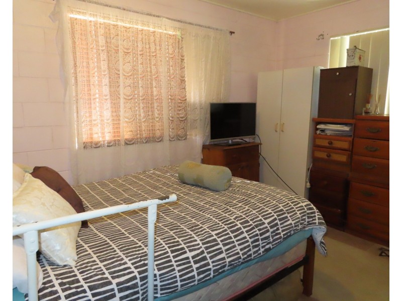 2/27 Hay Street, Bowen QLD 4805