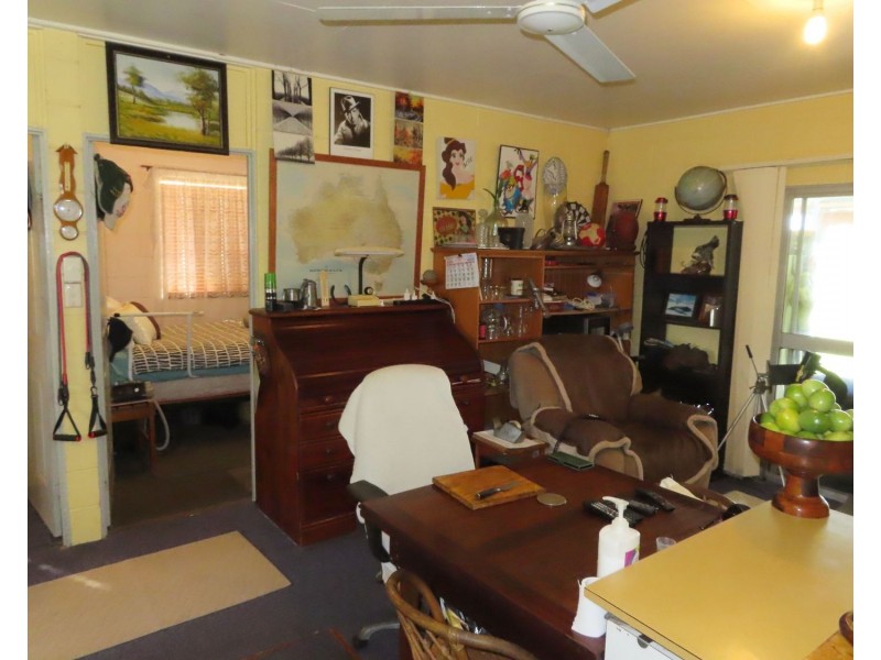 2/27 Hay Street, Bowen QLD 4805