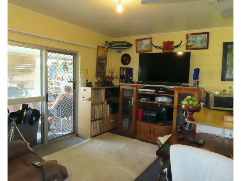 2/27 Hay Street, Bowen QLD 4805