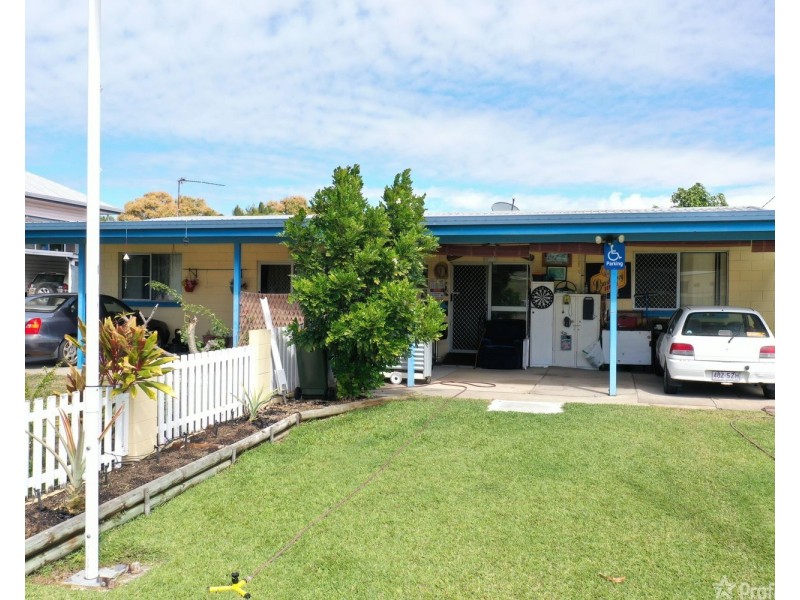 2/27 Hay Street, Bowen QLD 4805