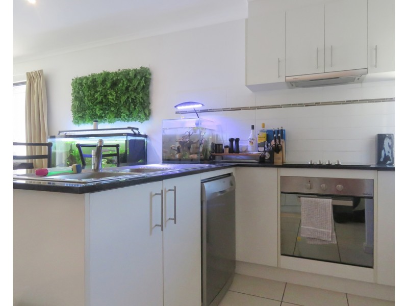 4/74a Powell Street, Bowen QLD 4805