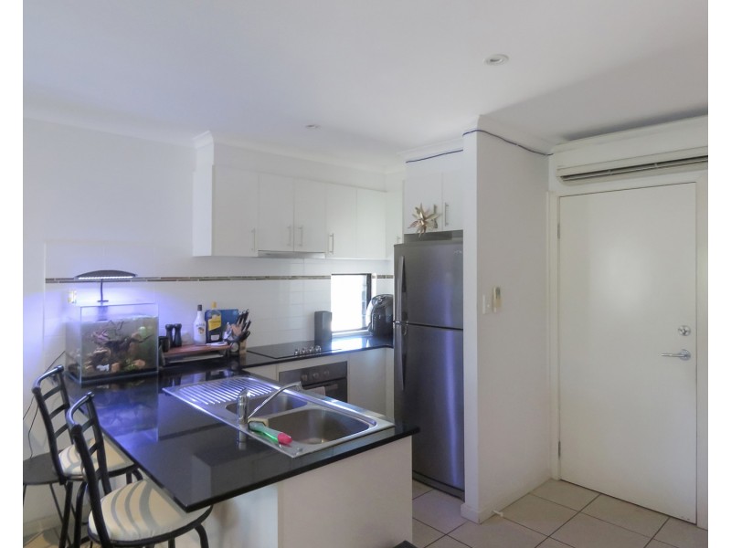 4/74a Powell Street, Bowen QLD 4805