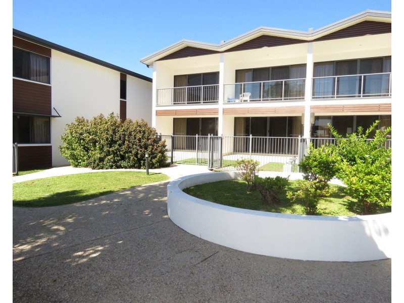 4/74a Powell Street, Bowen QLD 4805