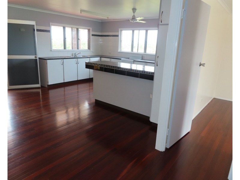 77 Hillview Road, Bowen QLD 4805