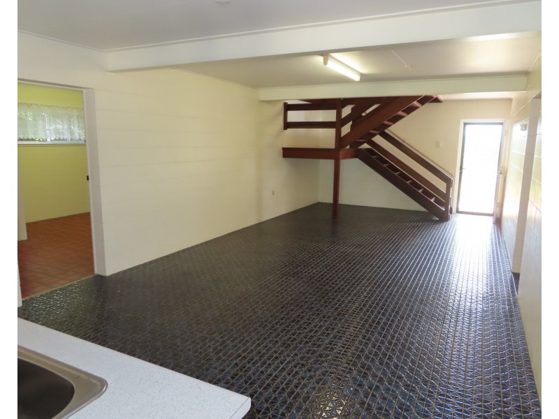 77 Hillview Road, Bowen QLD 4805