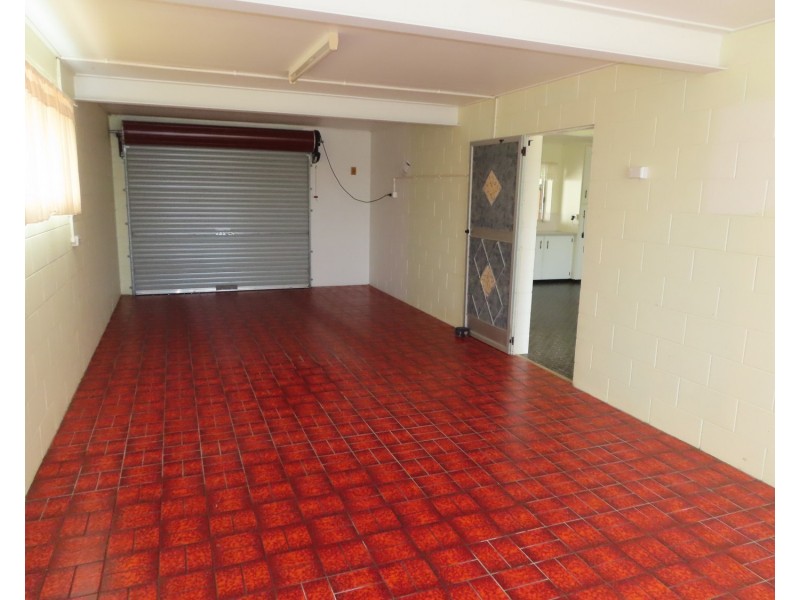 77 Hillview Road, Bowen QLD 4805