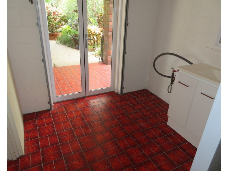 77 Hillview Road, Bowen QLD 4805