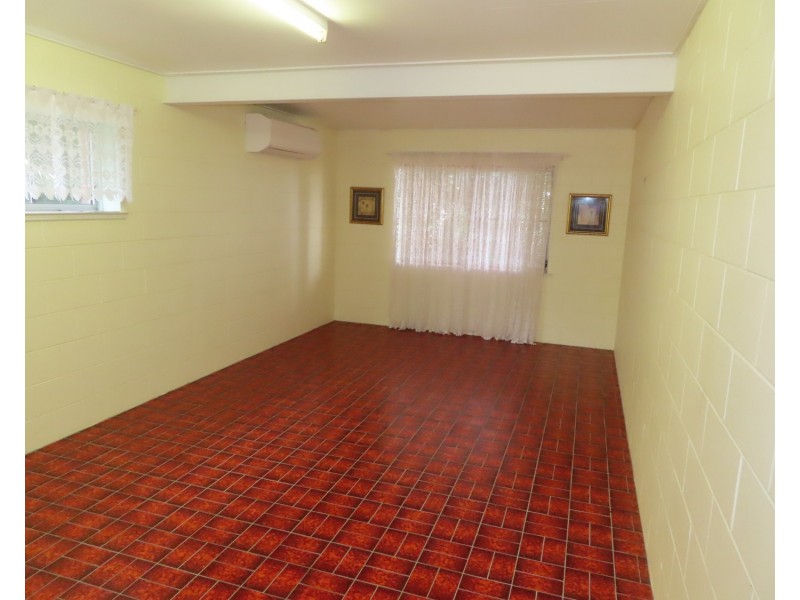 77 Hillview Road, Bowen QLD 4805